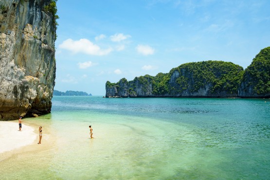 Fascinating Escape to Halong Bay & Ninh Binh 5 Days