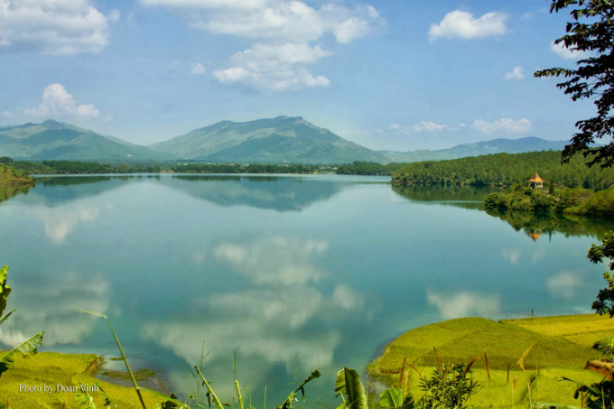 The beautiful lakes you can find when you traveling to Vietnam